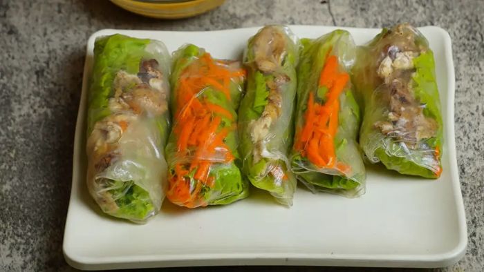 Shrimp rice paper rolls with peanut dip